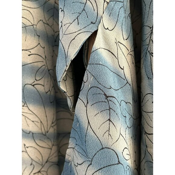 Vintage Japanese Blue Floral Kimono Jacket 100% Silk Beautiful Artisan Stitching - Picture 9 of 11